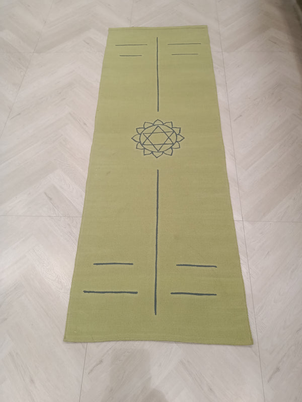 GREEN COLOR BASED MODERN DESIGN COTTON HAND WOVEN YOGA MAT